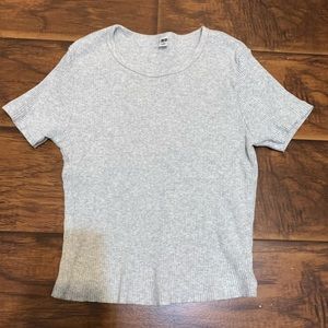 Uniqlo grey ribbed t-shirt